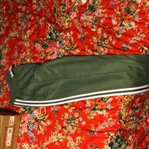 Adidas sweats size M